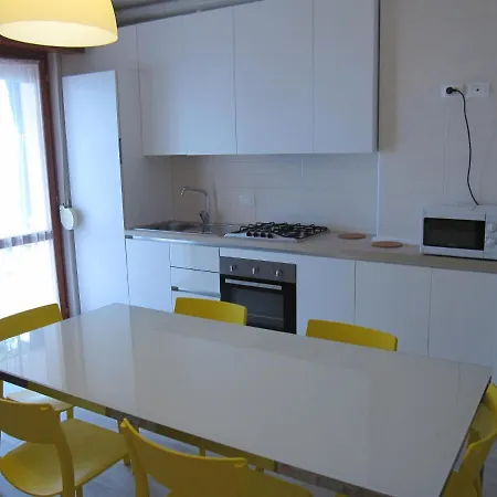 Ariston Апартаменти Градо